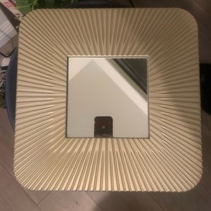 Gold mirror